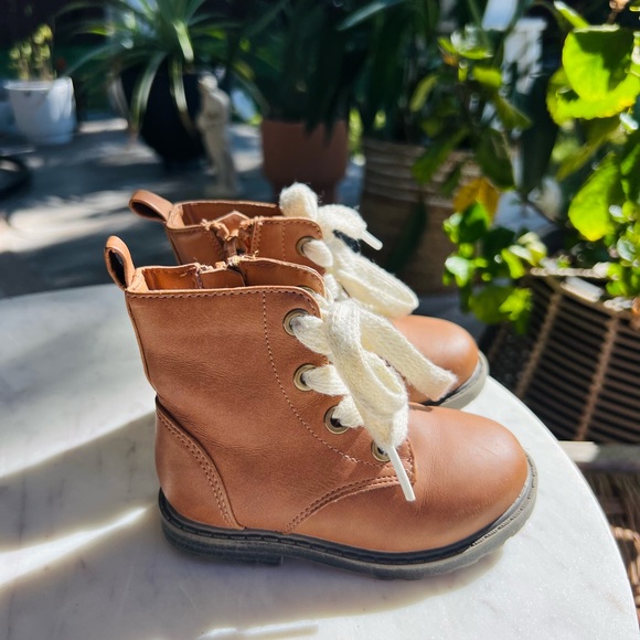 🤎🤍Cat & Jack 🤍🤎Boots - used good condition - Picture 3 of 9